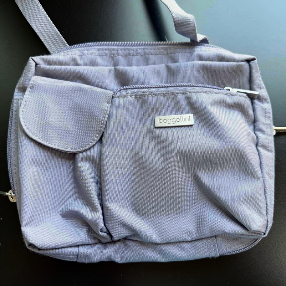 Baggallini crossbody organizer bag - rare lavender color